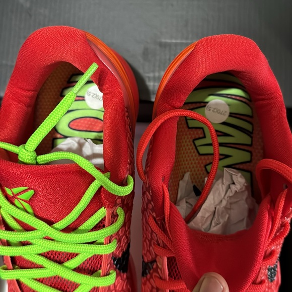 Zoom Kobe 6 Protro ‘ Reverse Grinch’ size 9 - Picture 4 of 8